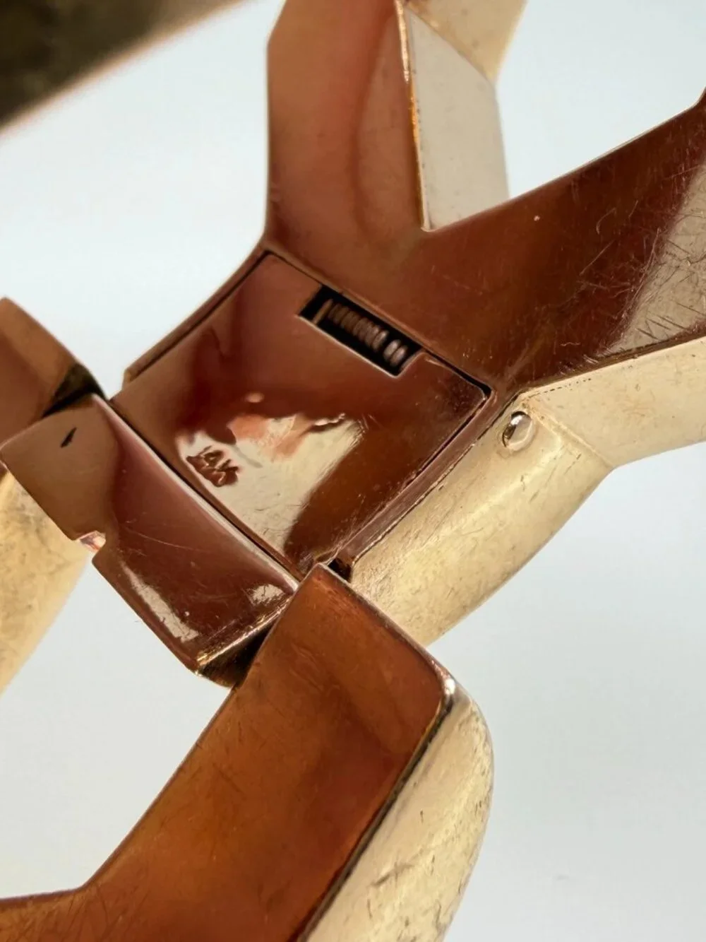 Schiaparelli elegant link